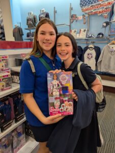 The Legacy School students explored the Smithsonian National Museum of American History with a "Through the Decades" photo scavenger hunt assignment to reinforce facts learned in their Social Studies curriculum.